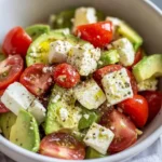 Avocado-Salat mit Feta & Tomaten