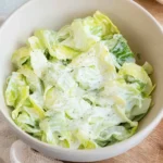 Eisbergsalat-Dressing mit Schmand und Zitrone
