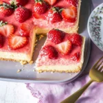 Erdbeerkuchen vom Blech mit Schmand & Pudding