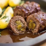 Zarte Rinderrouladen im Backofen zubereitet - Omas Klassiker